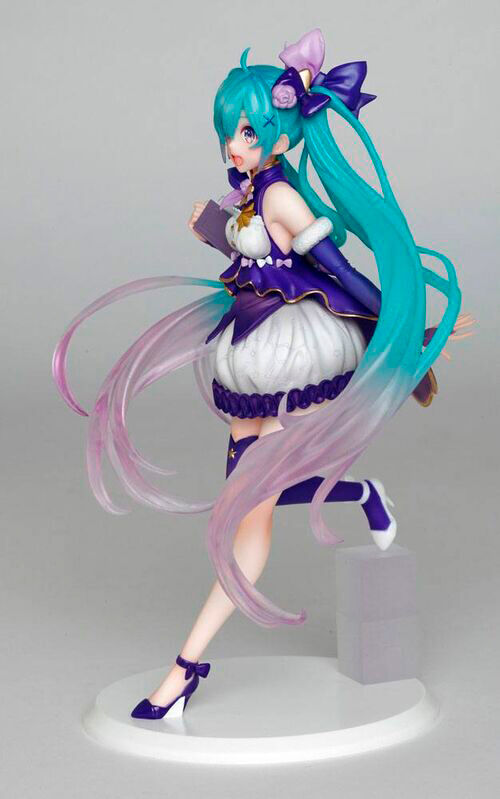 Figura Hatsune Miku 3rd season winter izquierda