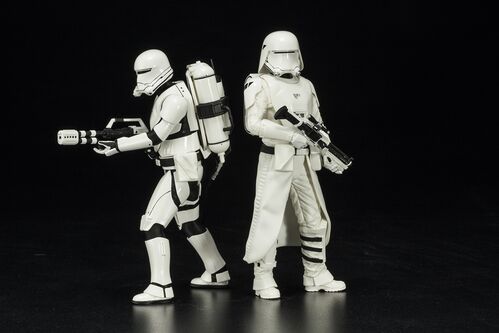 ARTFX + STAR WARS FIRST ORDER SNOW TROOPER & FRAME TROOPER 2 PACK FORCE AWAKENING EDITION 1/10 SCALE